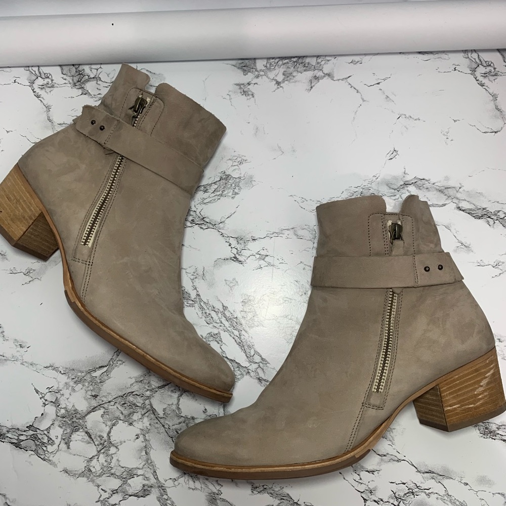 Paul Green taupe soft leather Sheridan heel Bootie - Picture 2 of 11